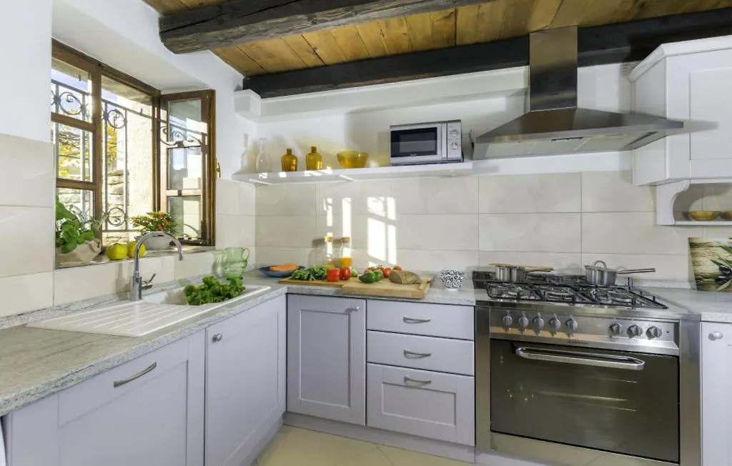 Beautiful Villa Jadreska With Pool In كانافانار