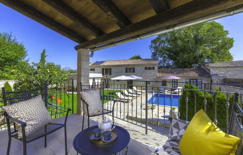 Beautiful Villa Jadreska With Pool In Kanfanar